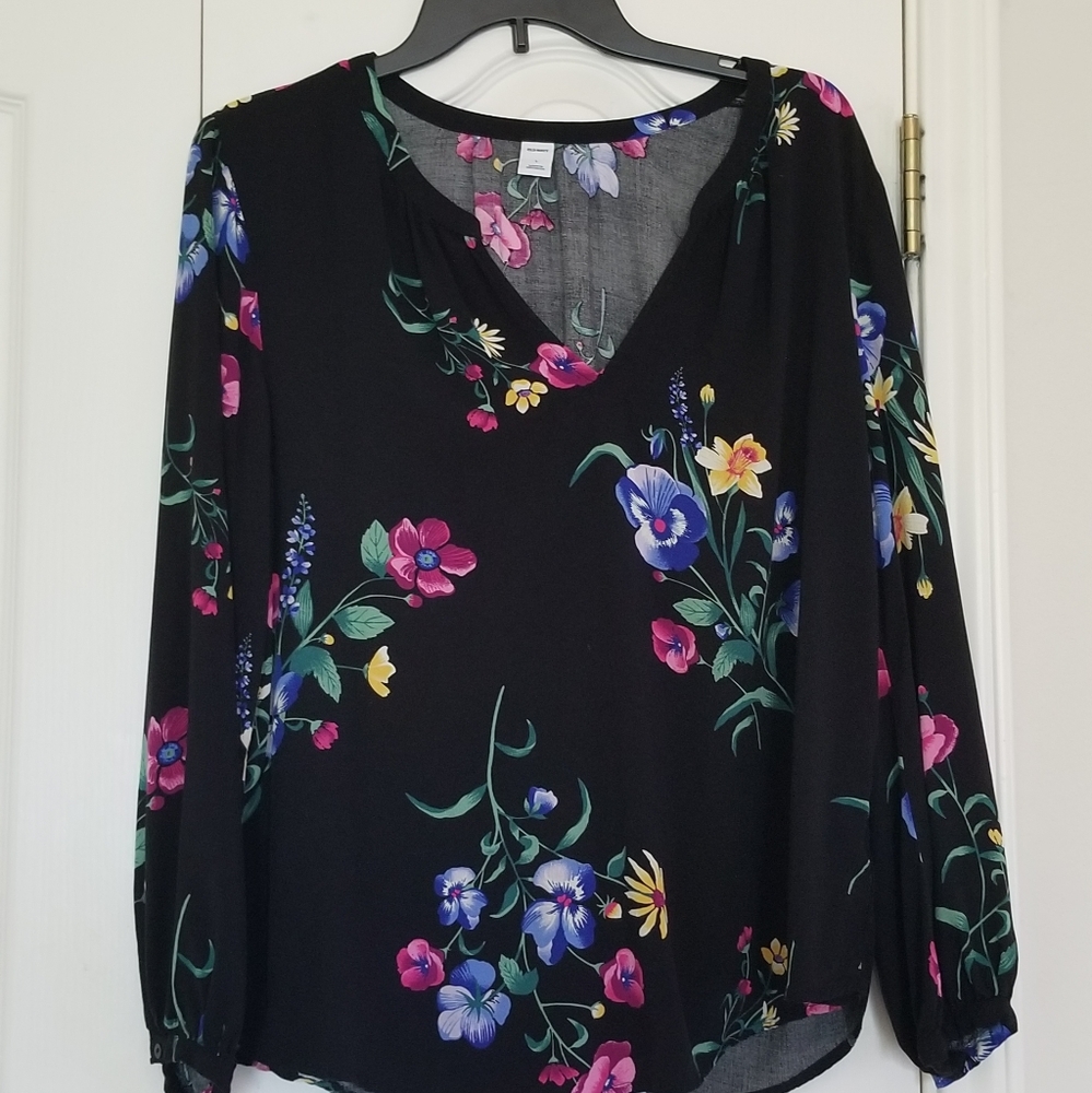 Long sleeve V neck blouse